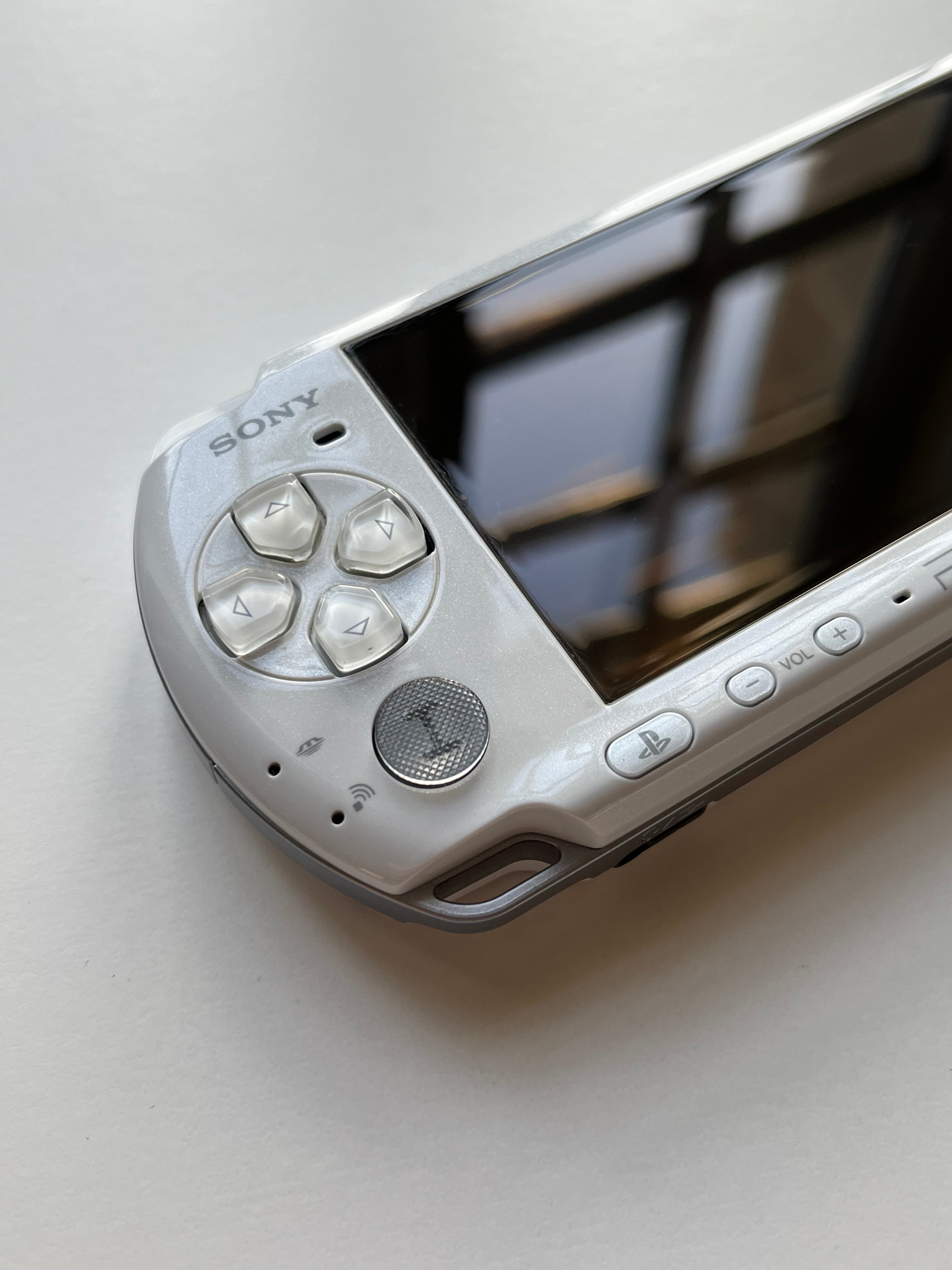 PSP 3000 - Pearl White