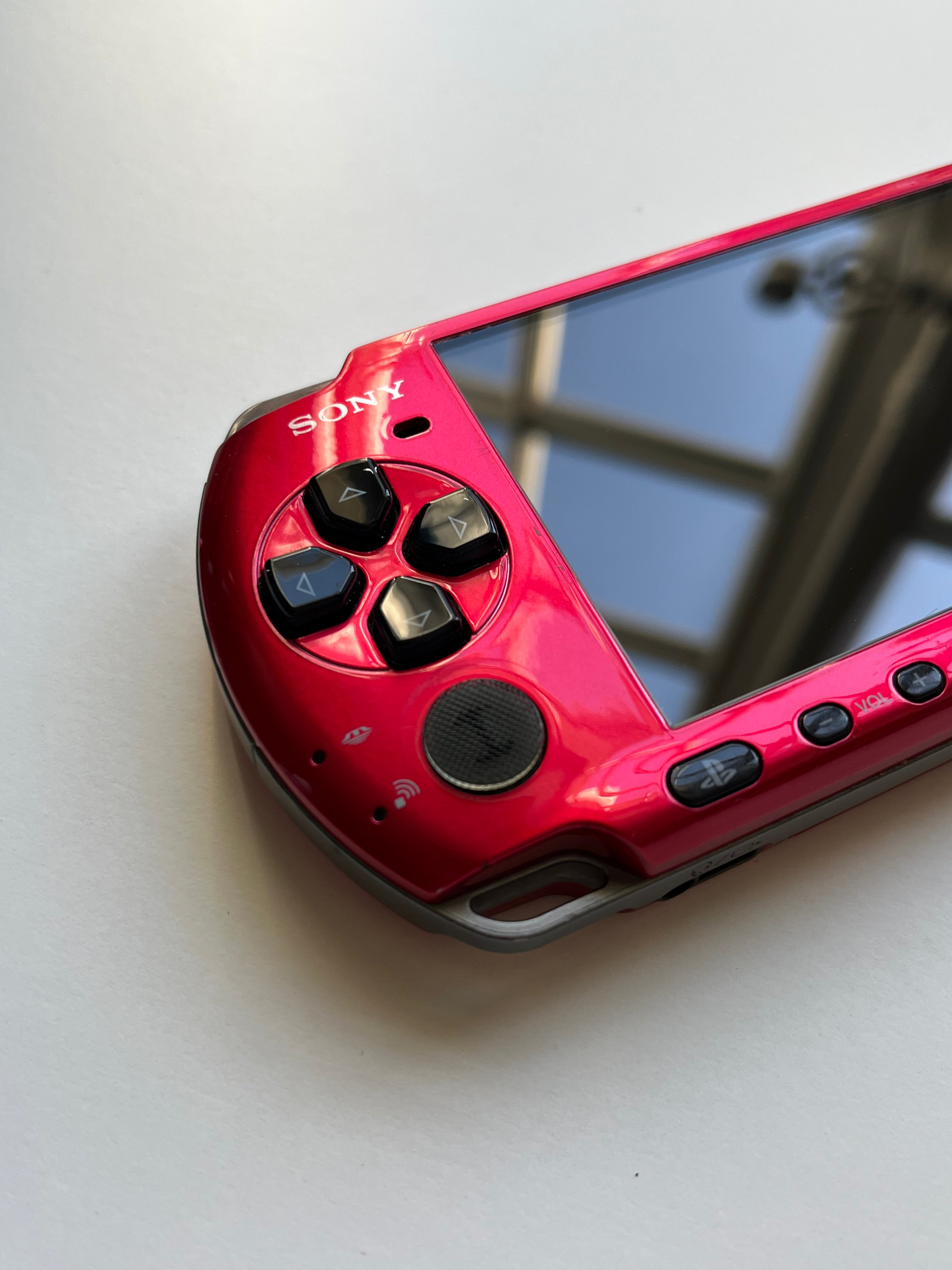 PSP 3000 Radiant Red/Black