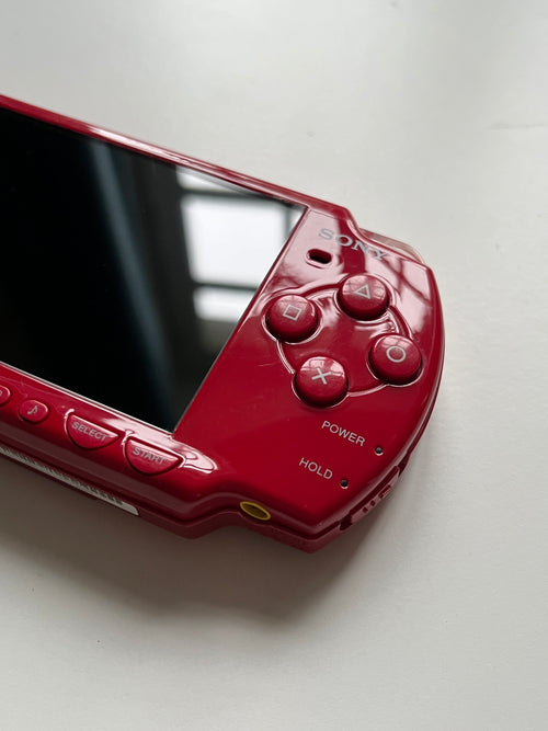 PSP 2000 Rouge