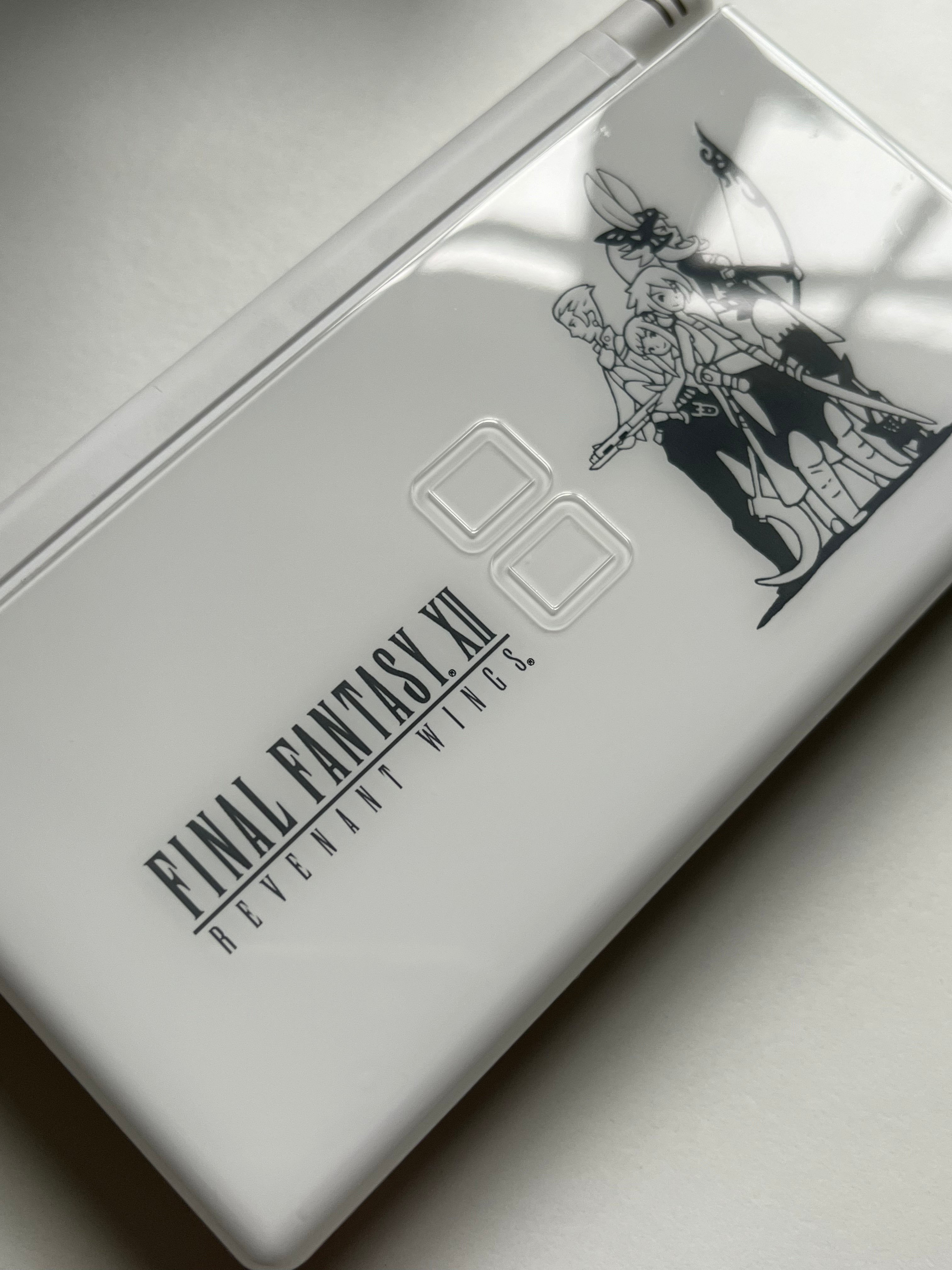 Nintendo DS lite Final Fantasy XII Revenant Wing Special Edition