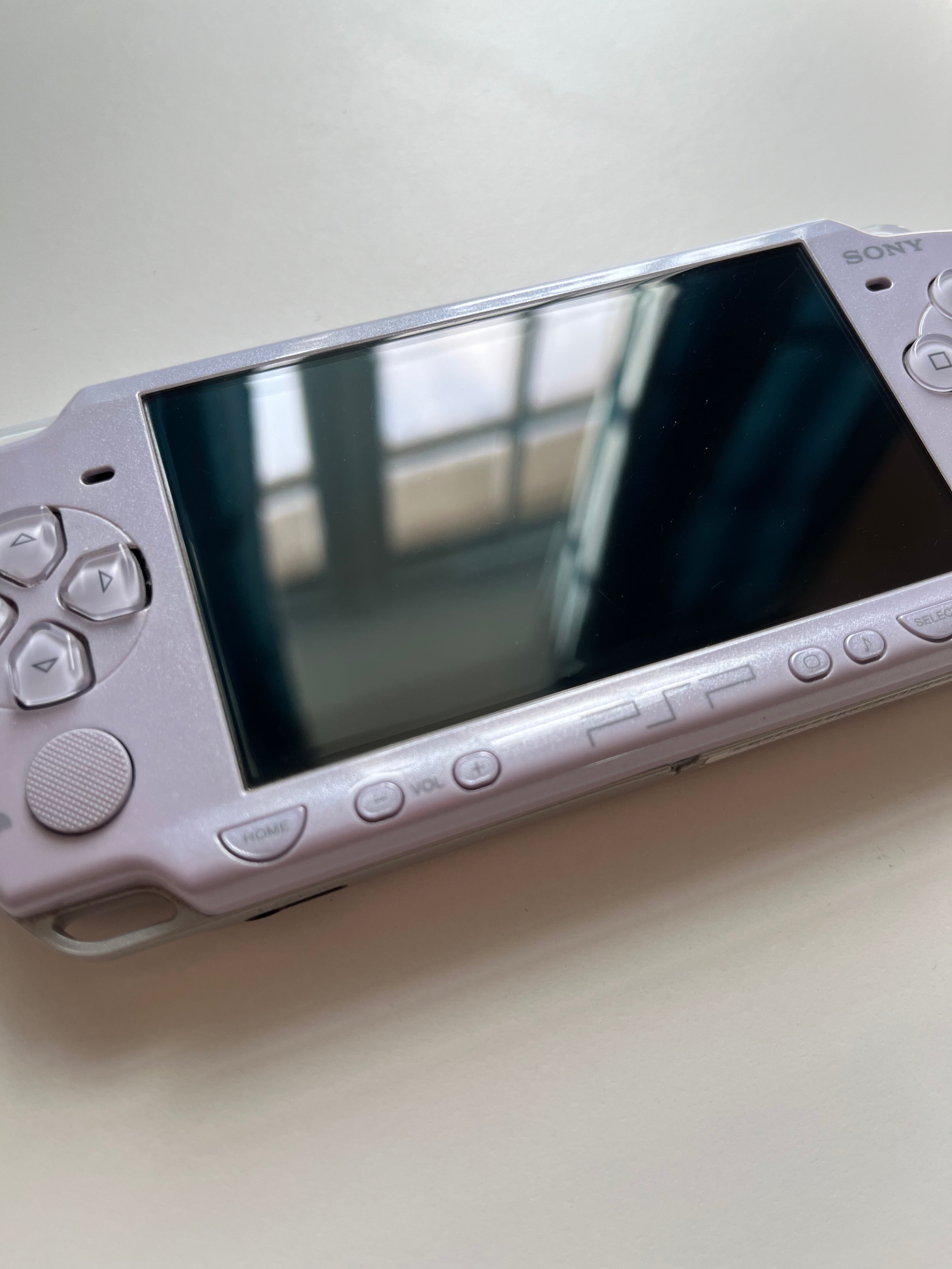PSP 2000 Lavender