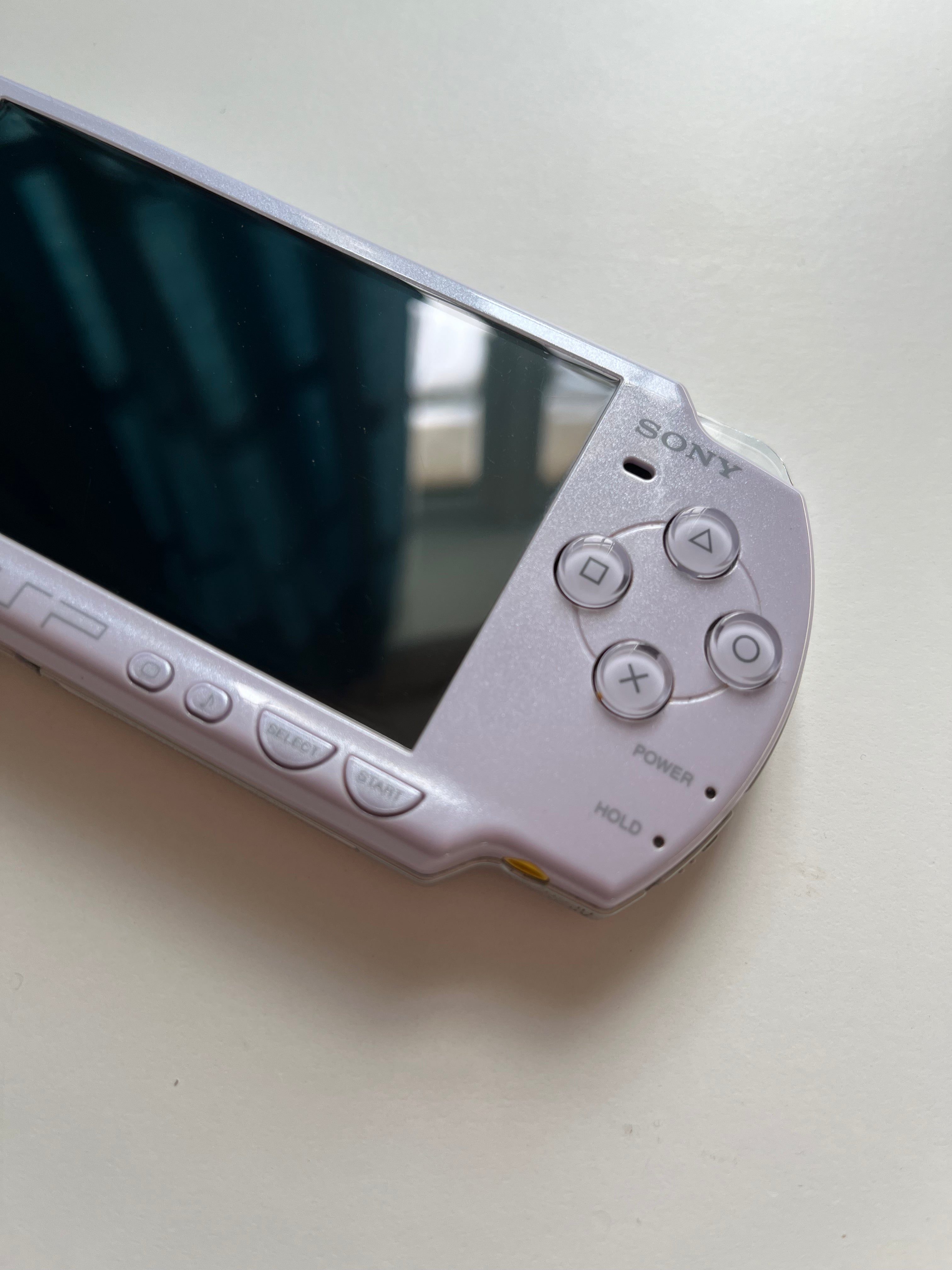 PSP 2000 Lavender