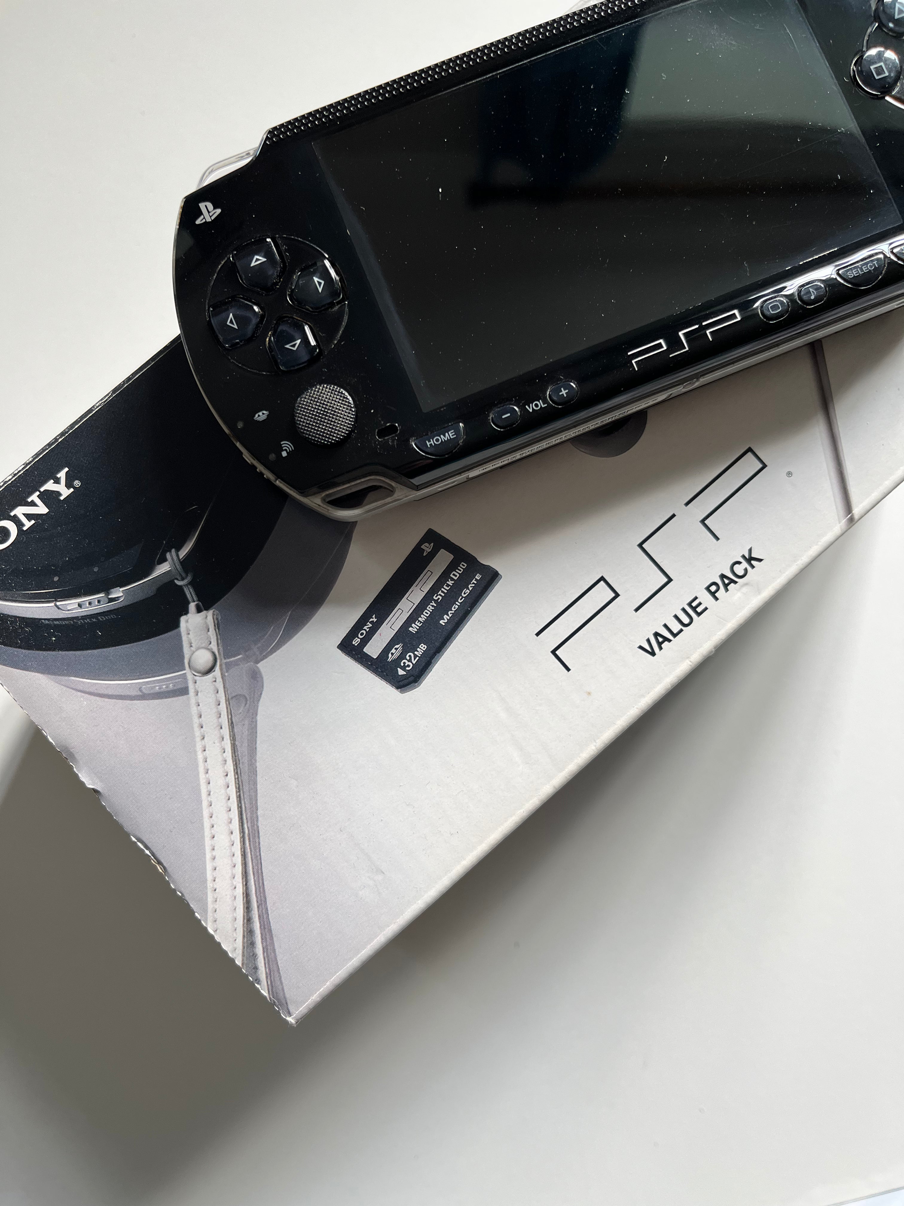 PSP 1000 Piano Black (with box)