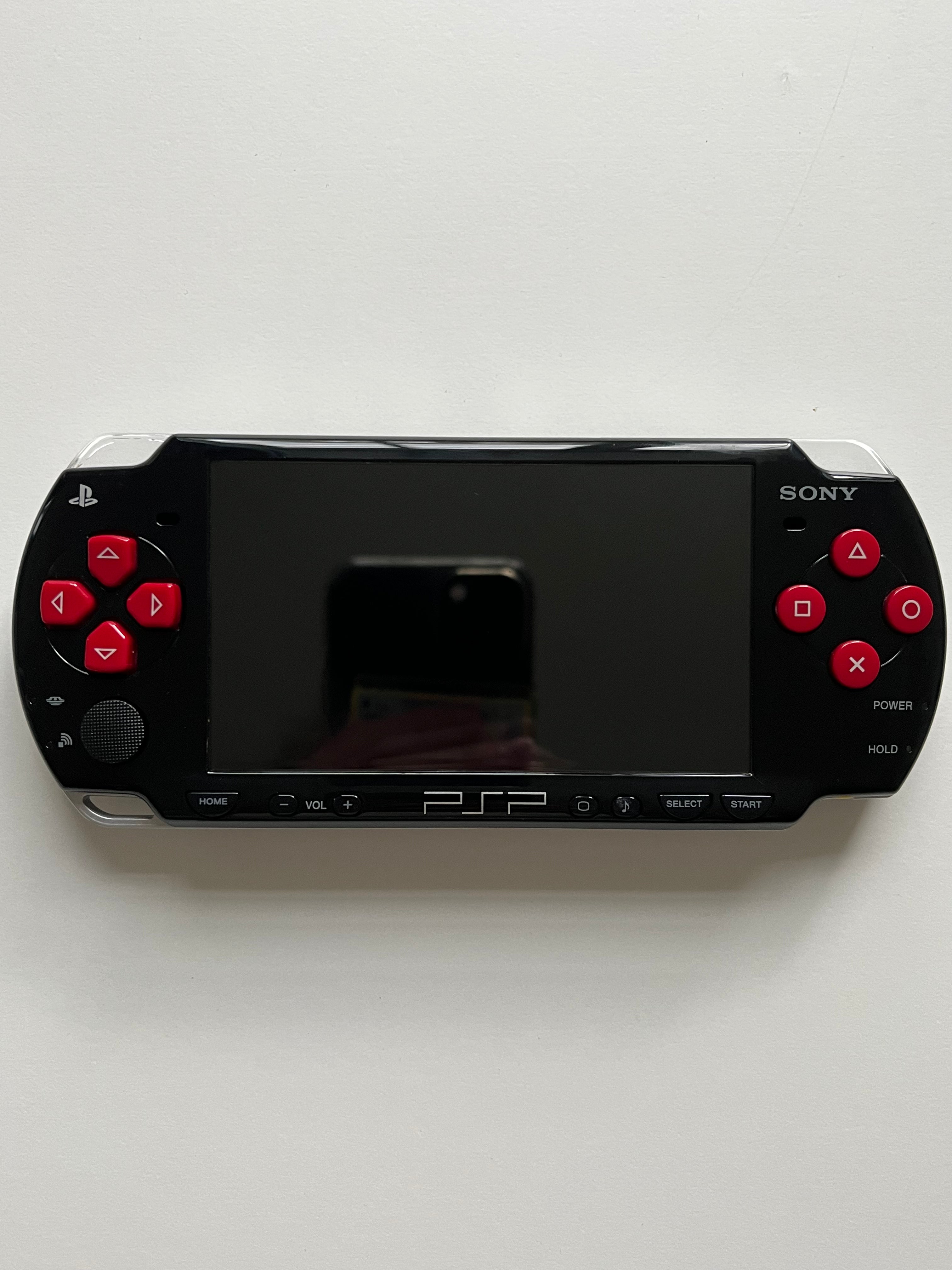 PSP 2000 Black & Red