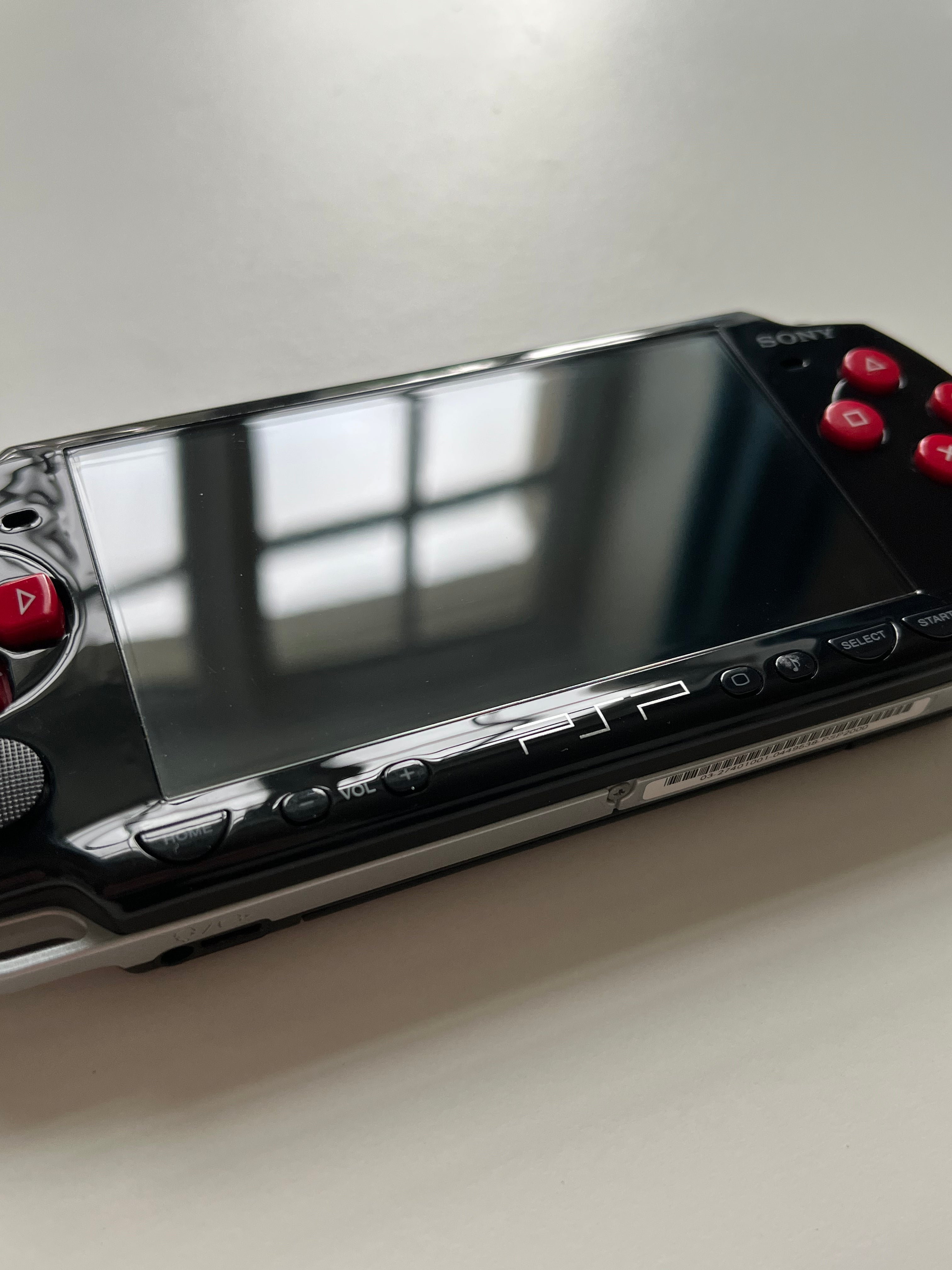 PSP 2000 Black & Red