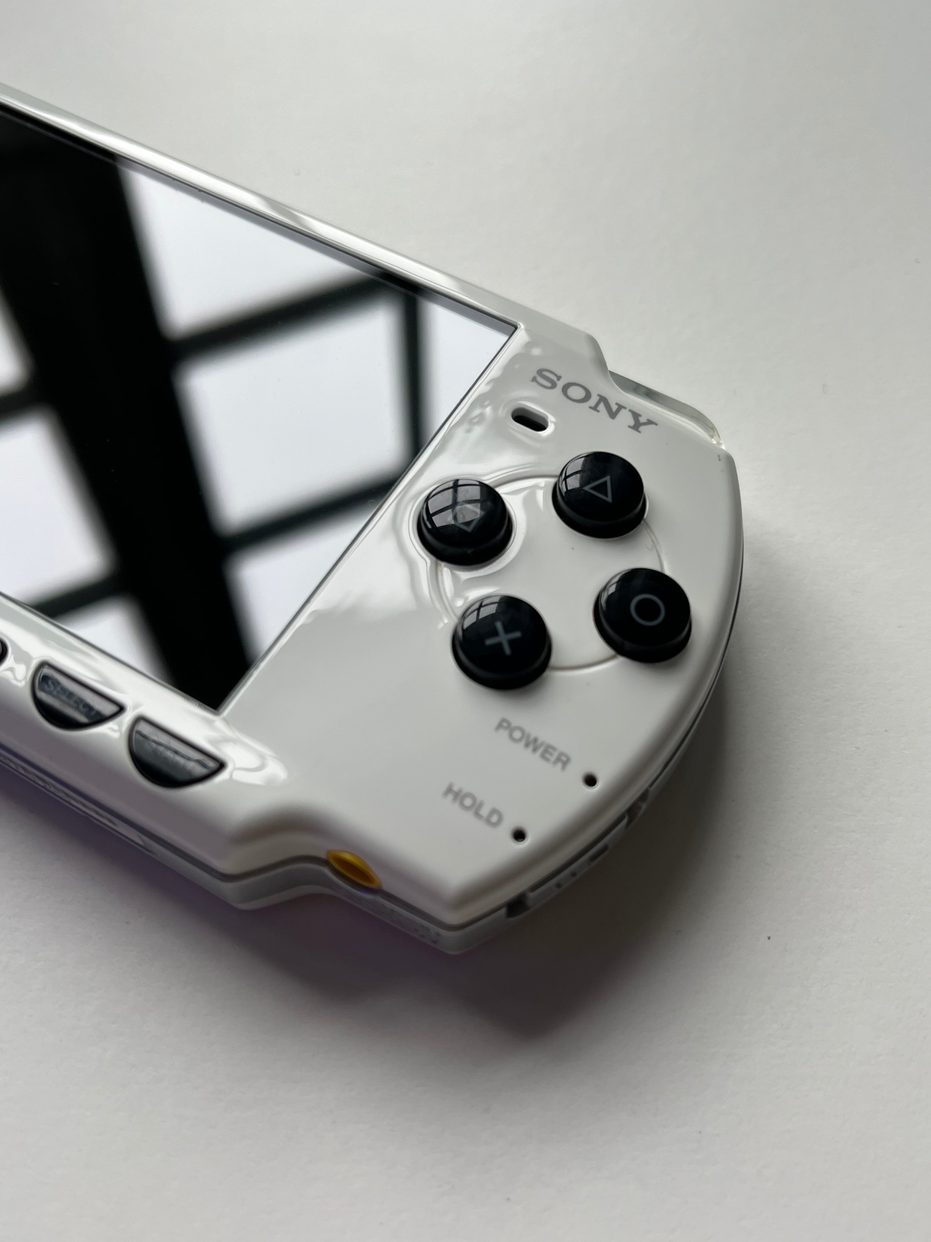 PSP 2000 White Black