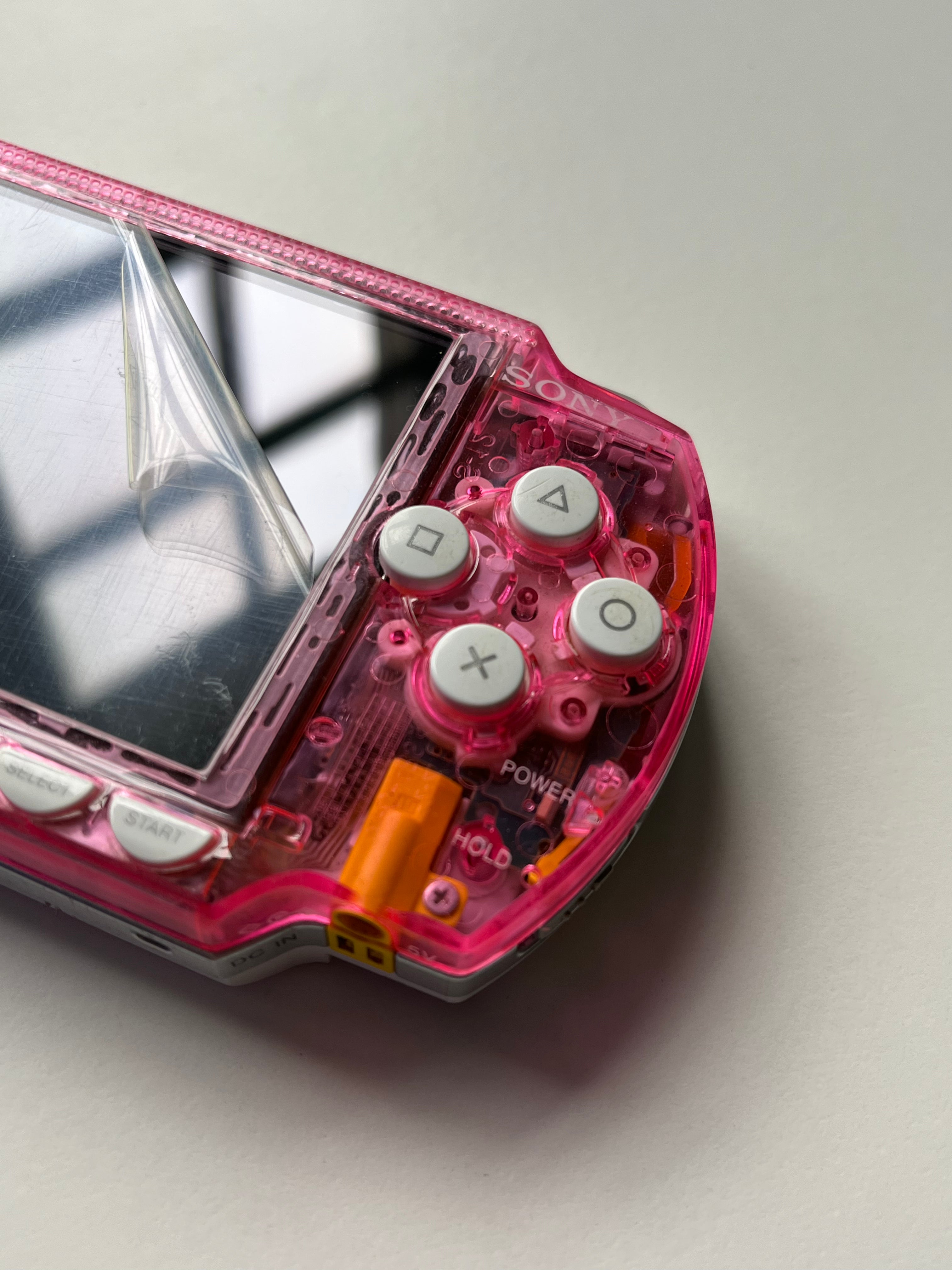 PSP 1000 Transparent Pink - White