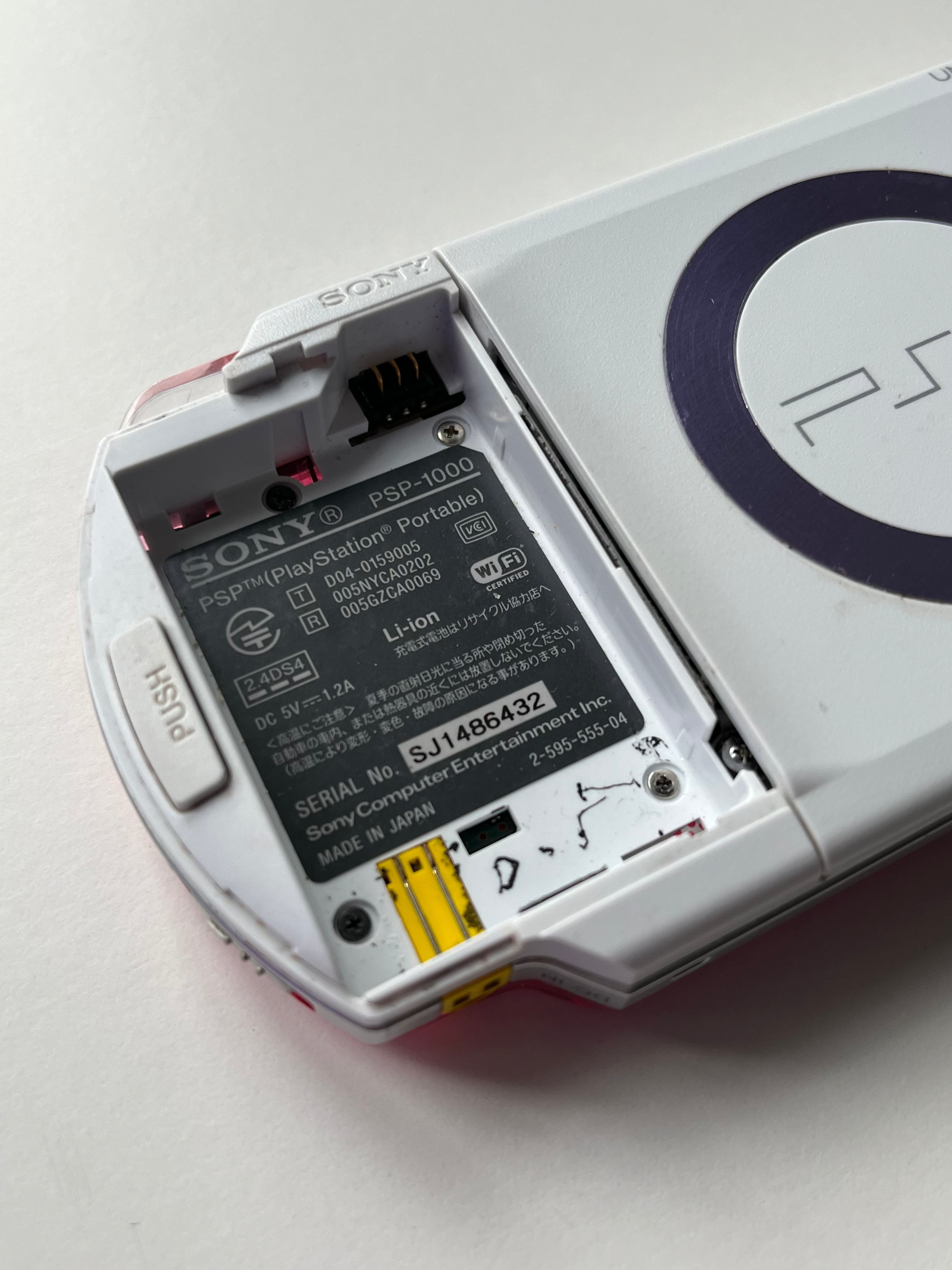 PSP 1000 Transparent Pink - White