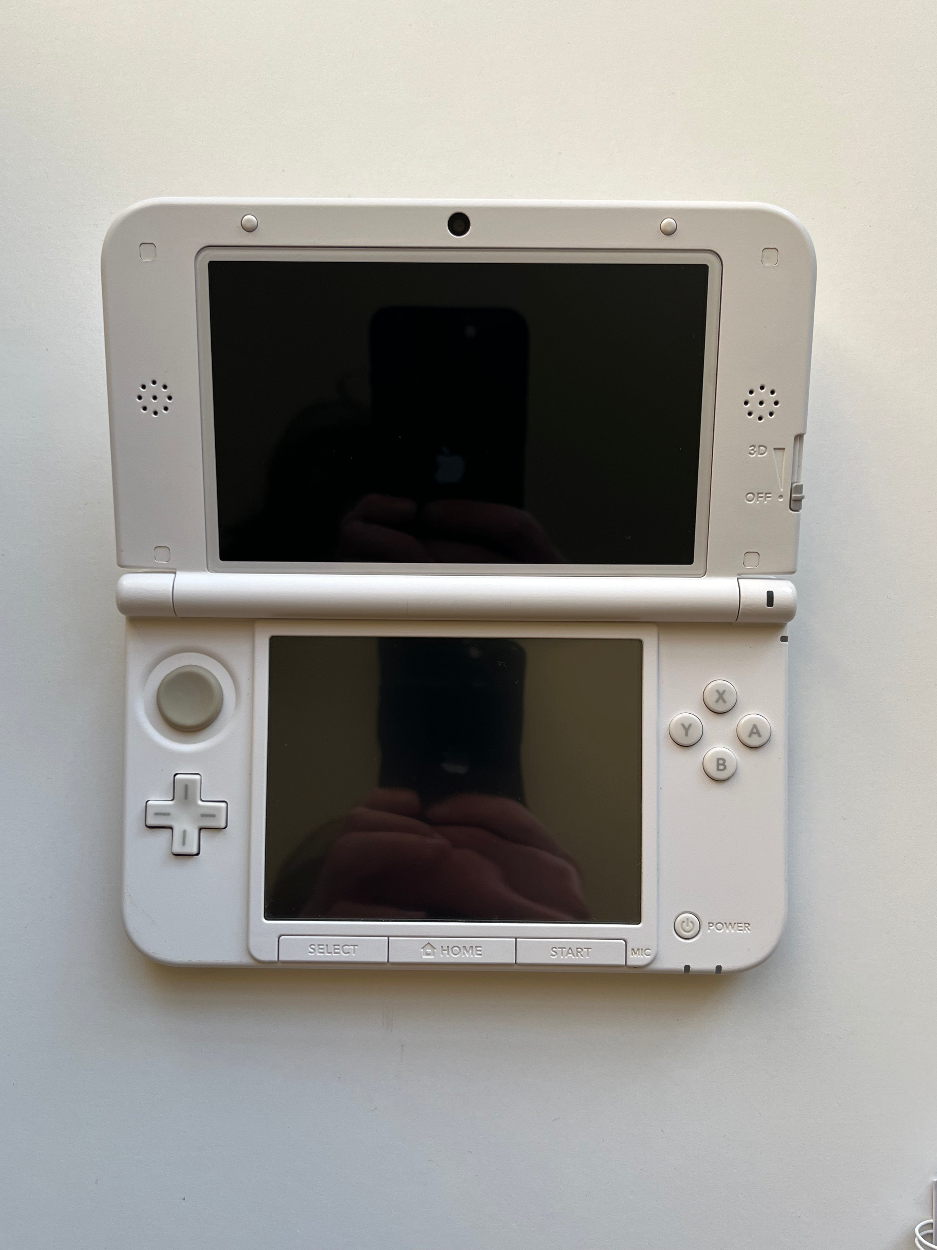 White Nintendo 3DS LL (XL)