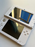 White Nintendo 3DS LL (XL)