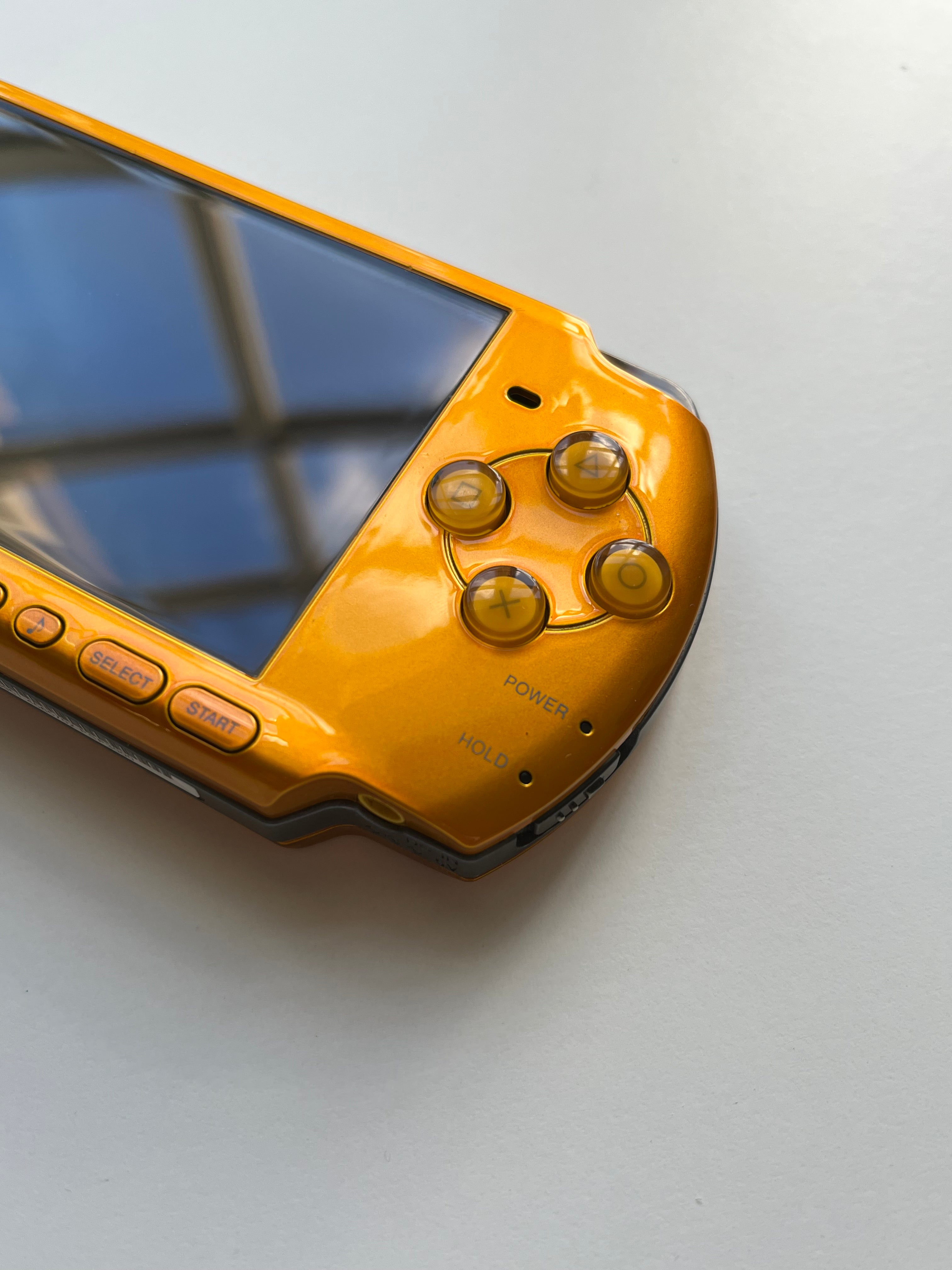 PSP 3000 - Bright Yellow