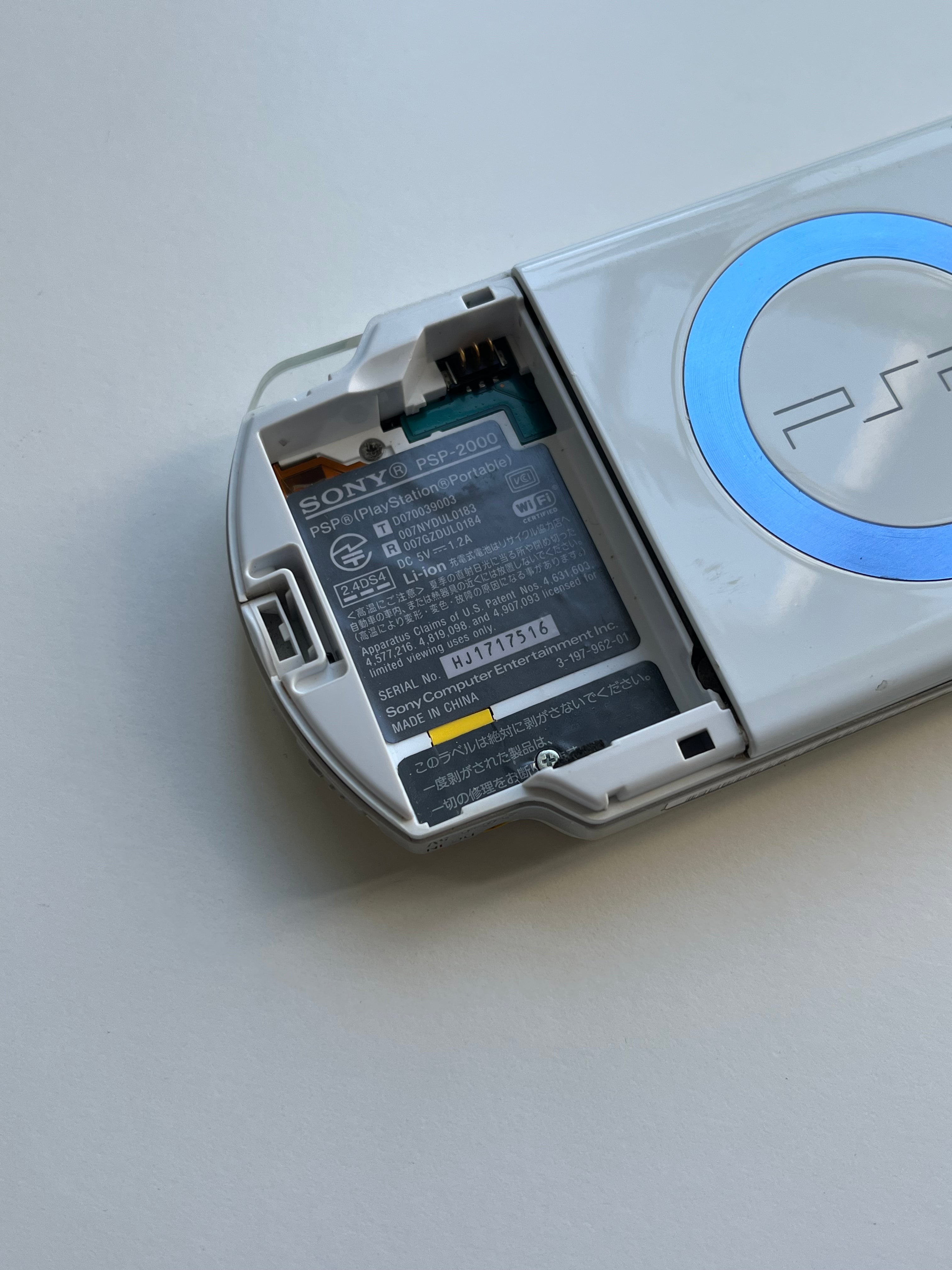 PSP 2000 - Ceramic White