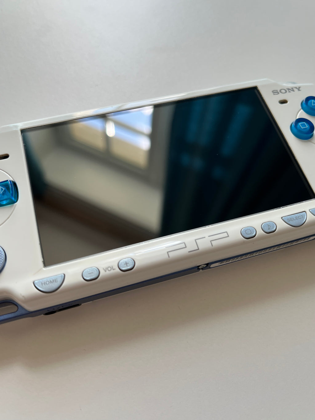 PSP 2000 - White/Blue